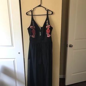 NWT Hot Topic Rose Embroidered Romper w/ Duster